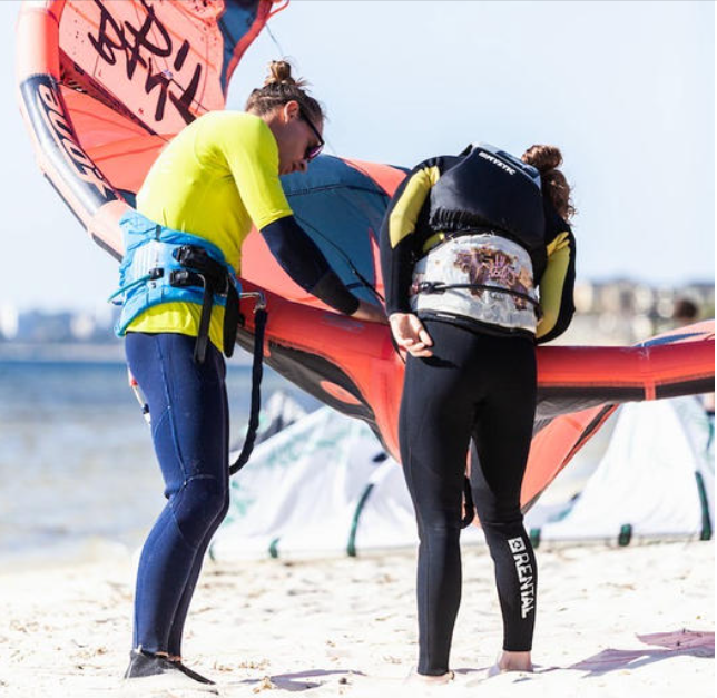 FAST TRACK - 6 HOURS OF KITESURFING LESSONS IN PERTH